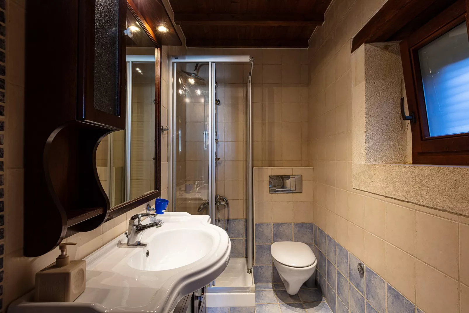 Kali-Bathroom