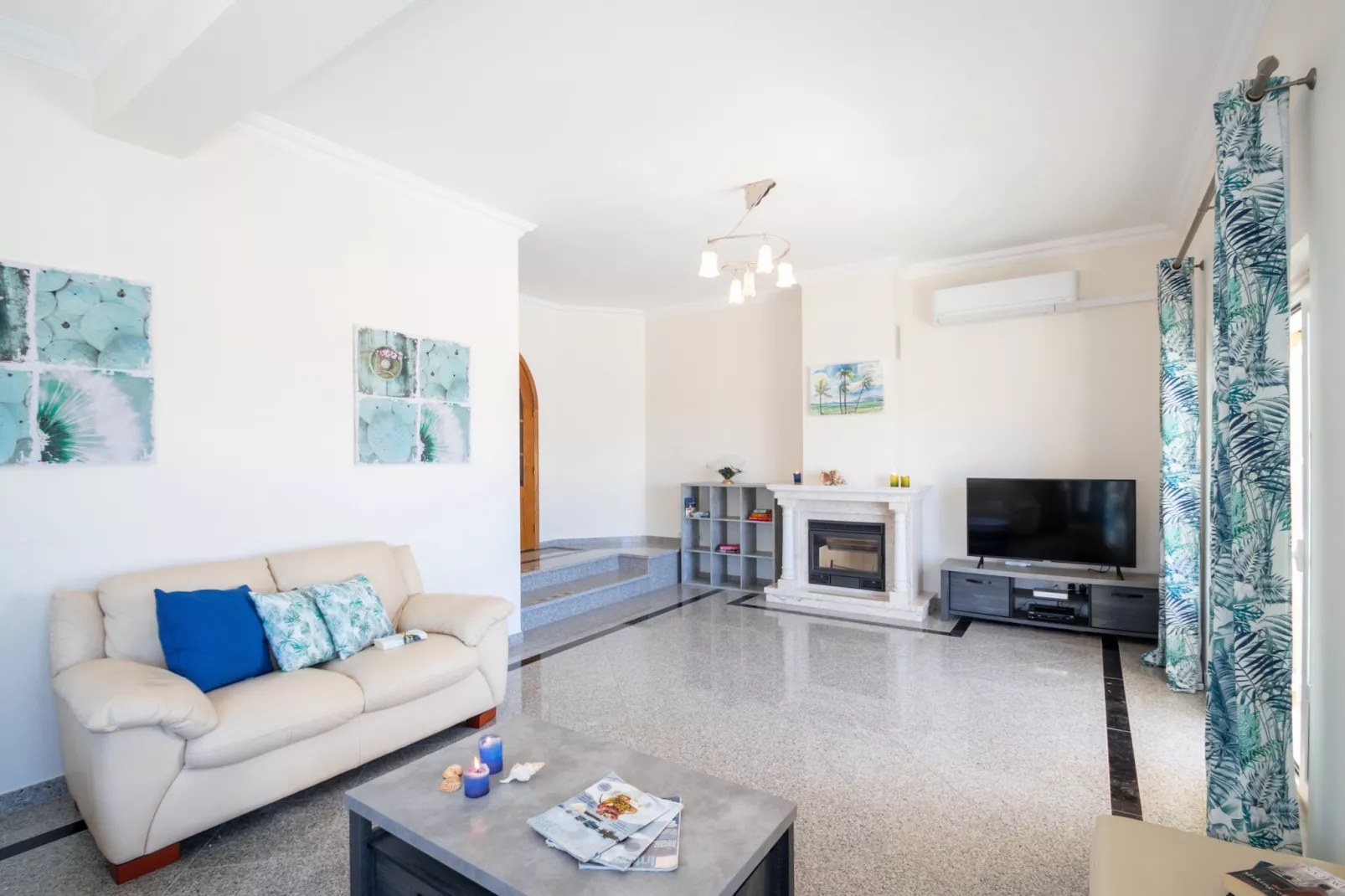 Villa Casa Castelo-Living room