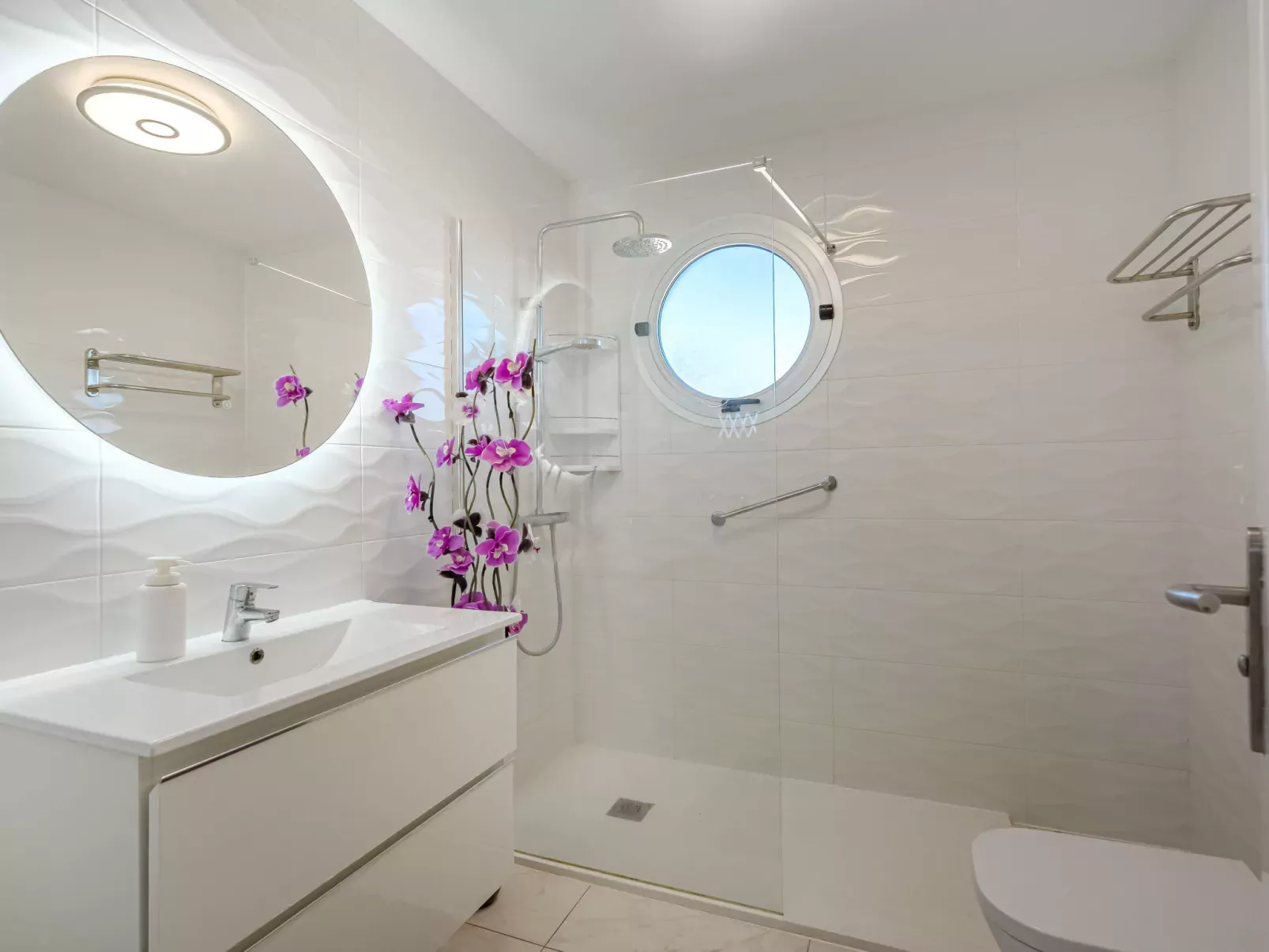 Atlantic View-Inside