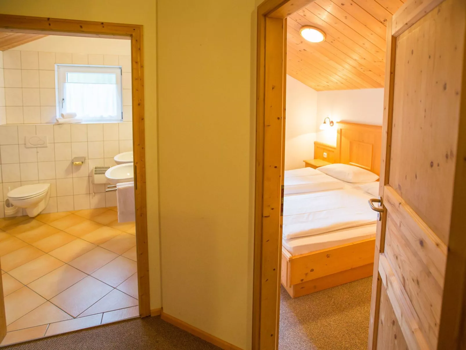 Mit 3 Schlafzimmern 8 Personen-Drinnen