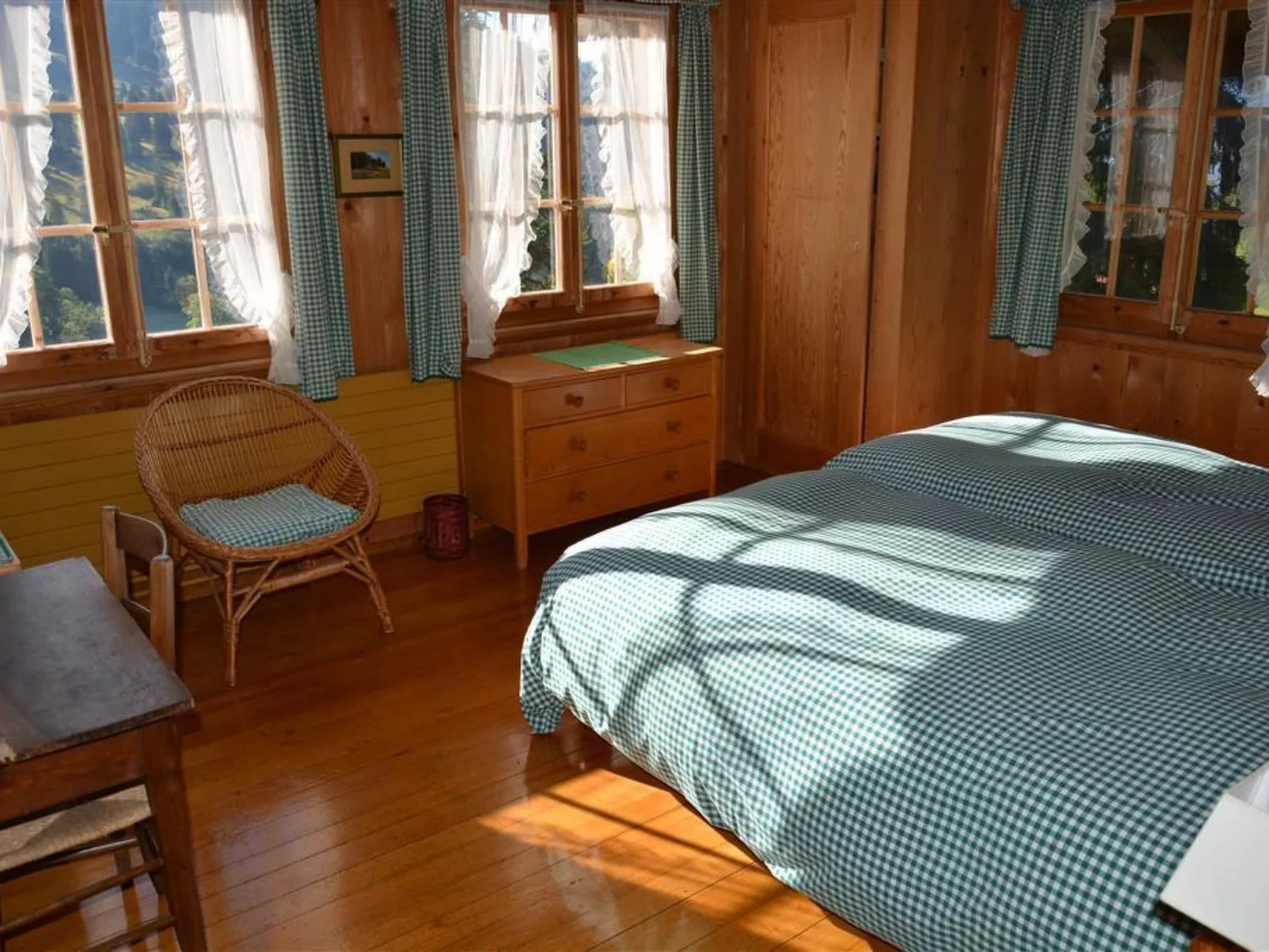 La Ruche, Chalet-Inside