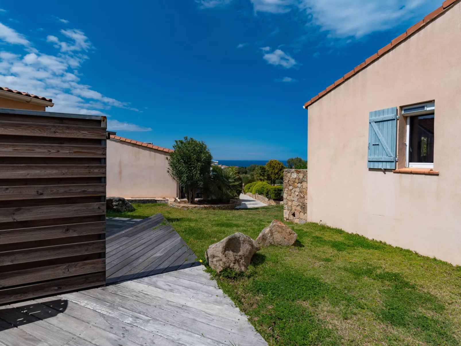 San Antoine-Outside