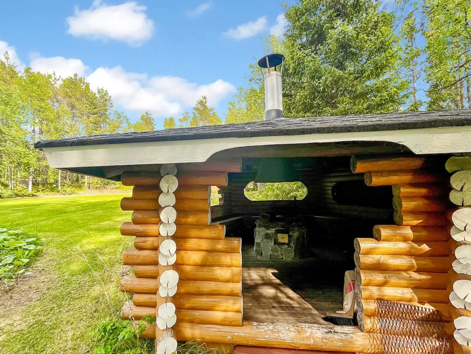 Haapala-Outside