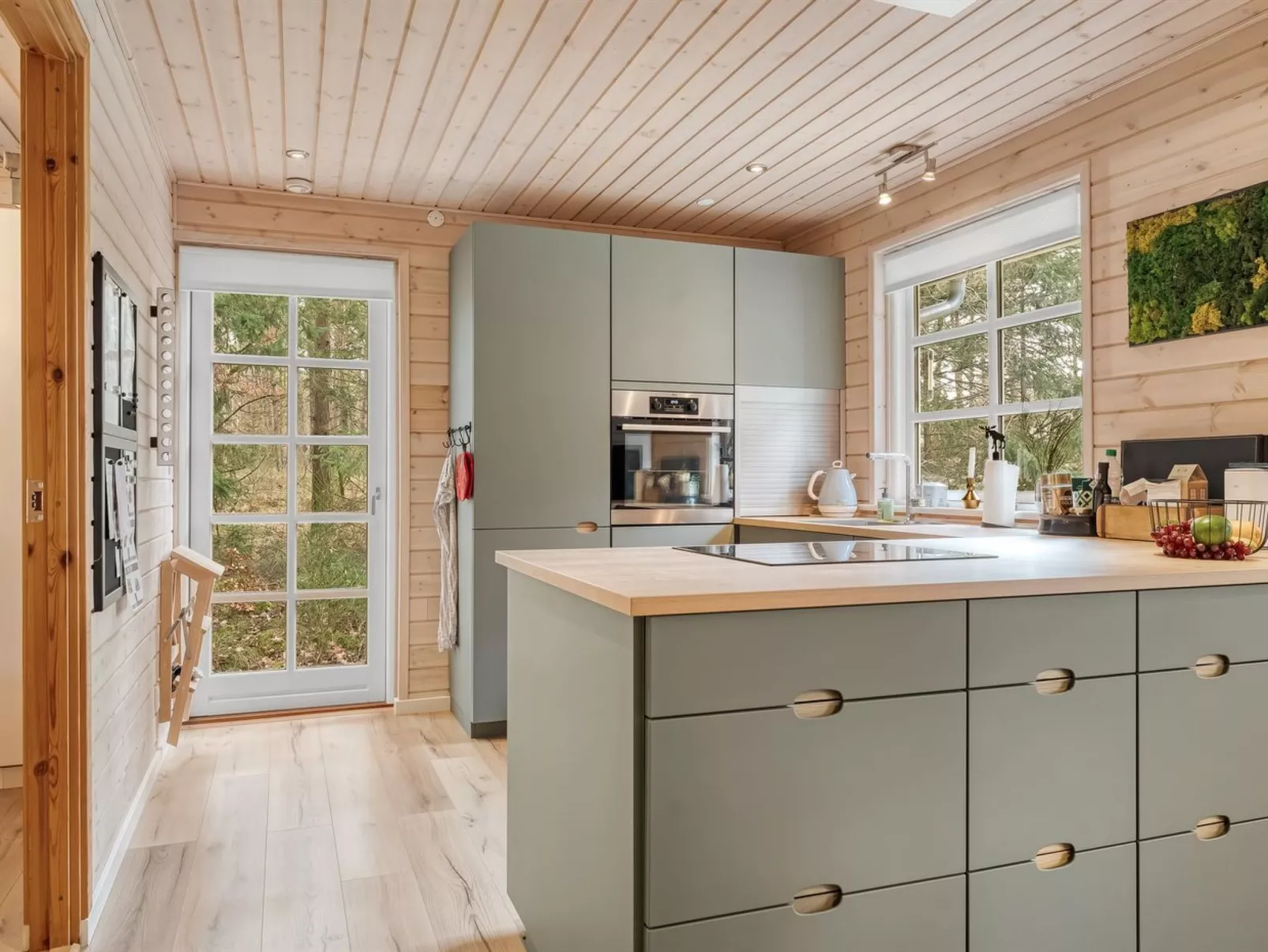 "Iorund" - 9km from the sea-Inside