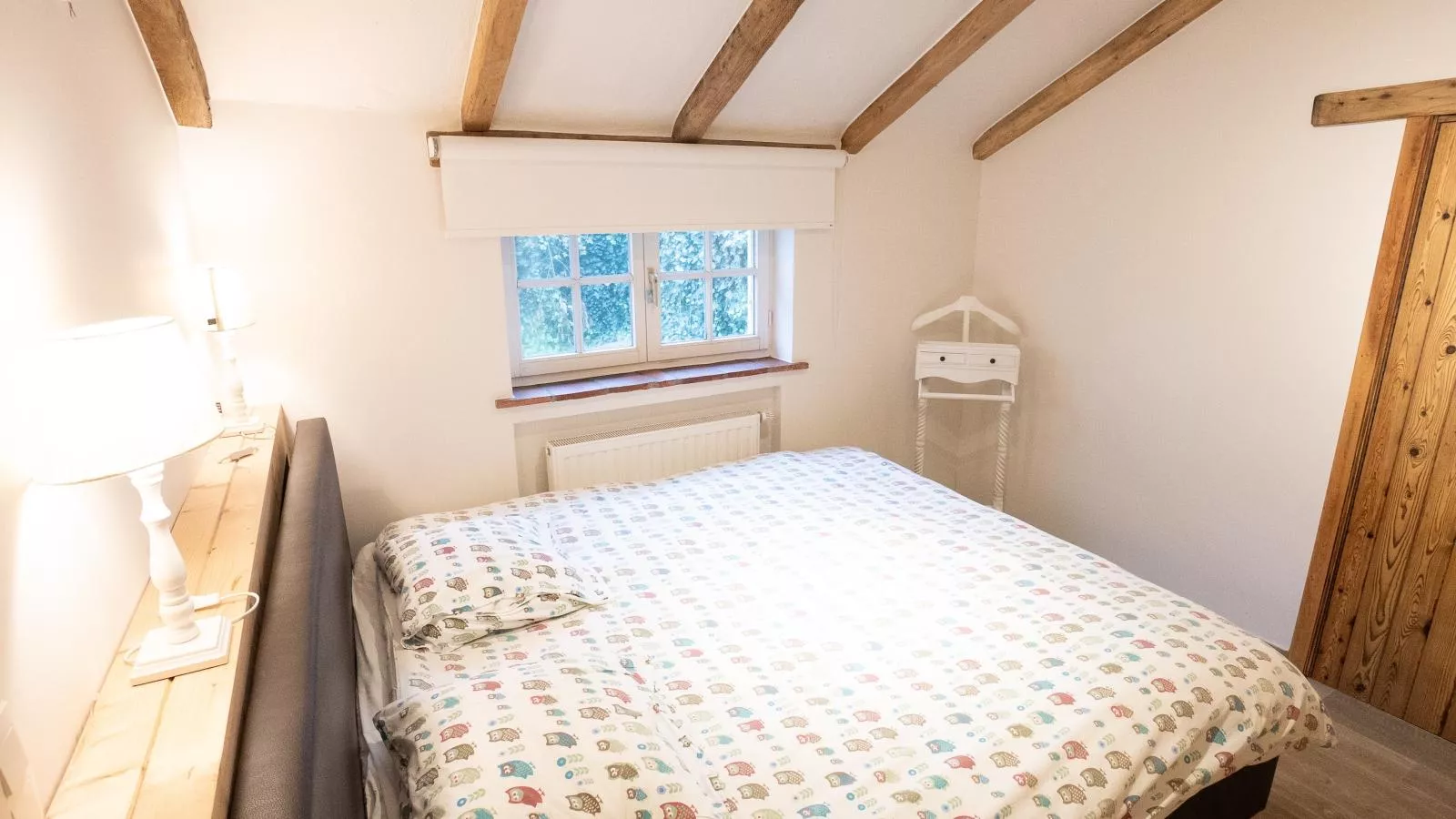 Amber-Bedroom