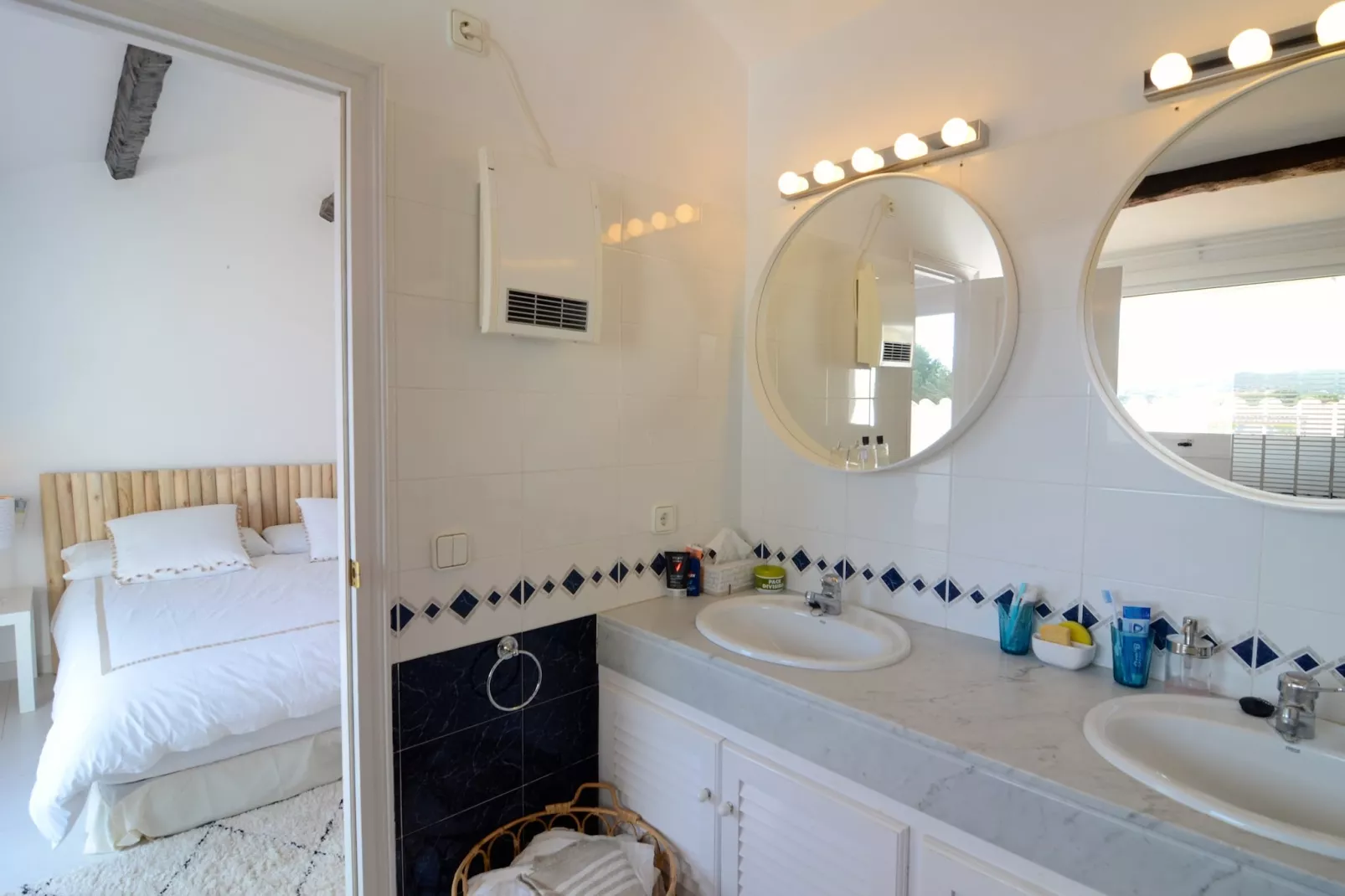 CARAVEL·LES-Bathroom