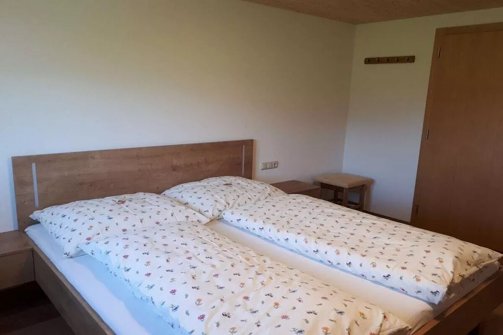 374386-Nicht getaggt
