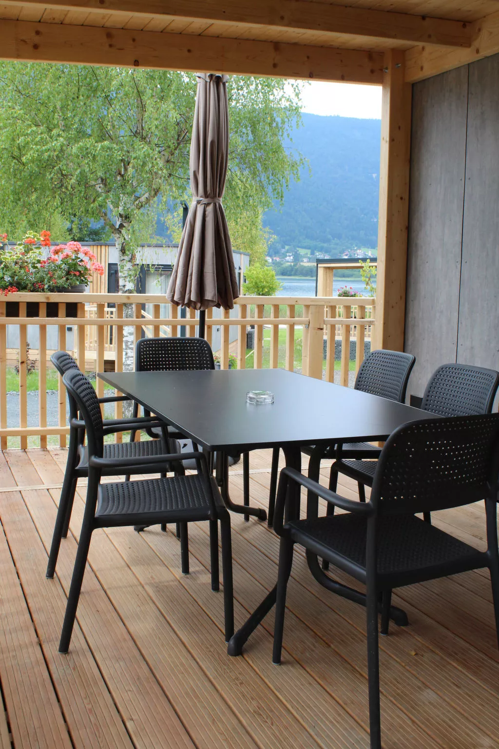 Wulfenia Waterfront 6-Inside