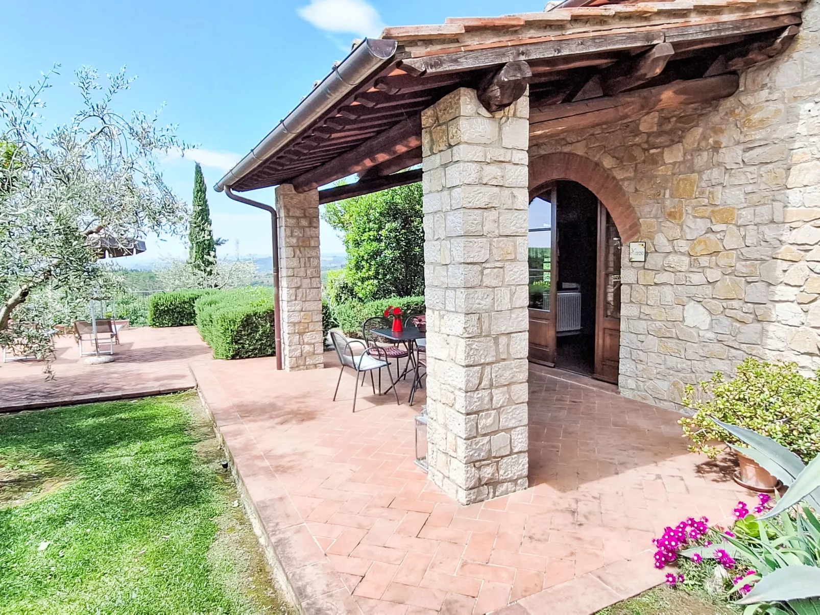 San Regolo-Outside