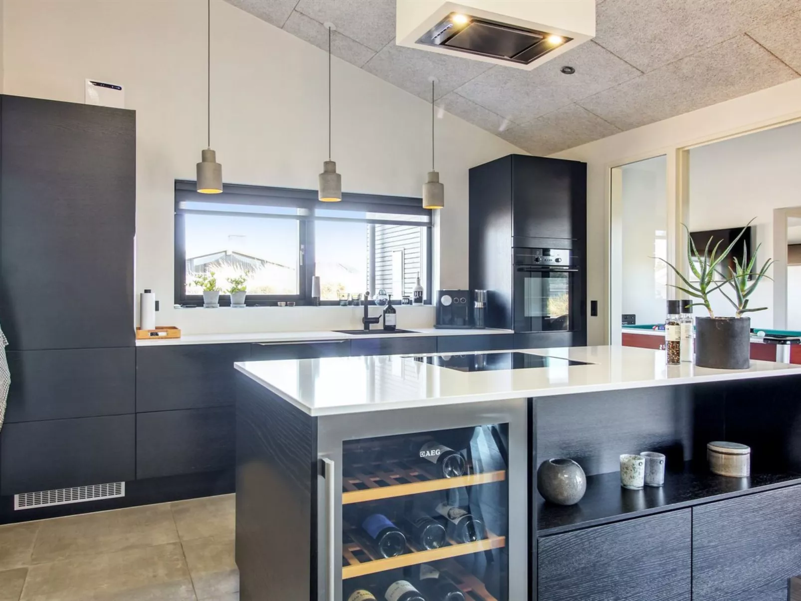 "Eriksine" - 750m from the sea-Inside