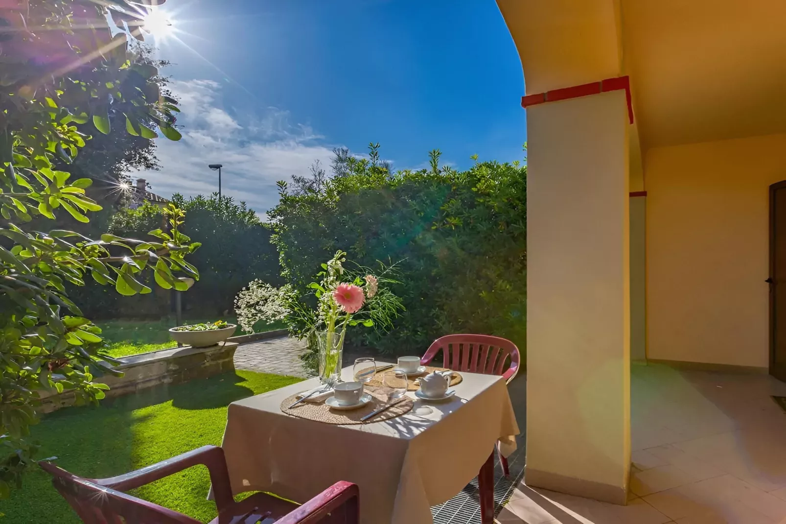Bilocale vista giardino 105-Terrace balcony