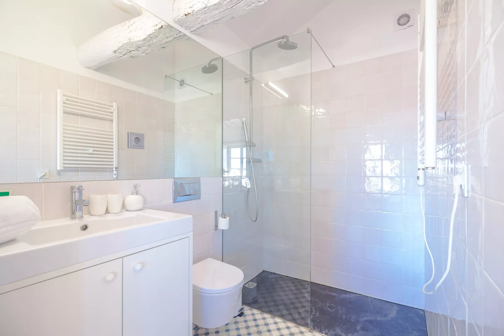 YOUROPO - The Tower 8T-Bathroom