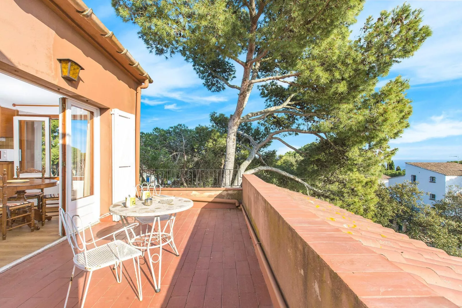 Can Benet Est.-Terrassenbalkon