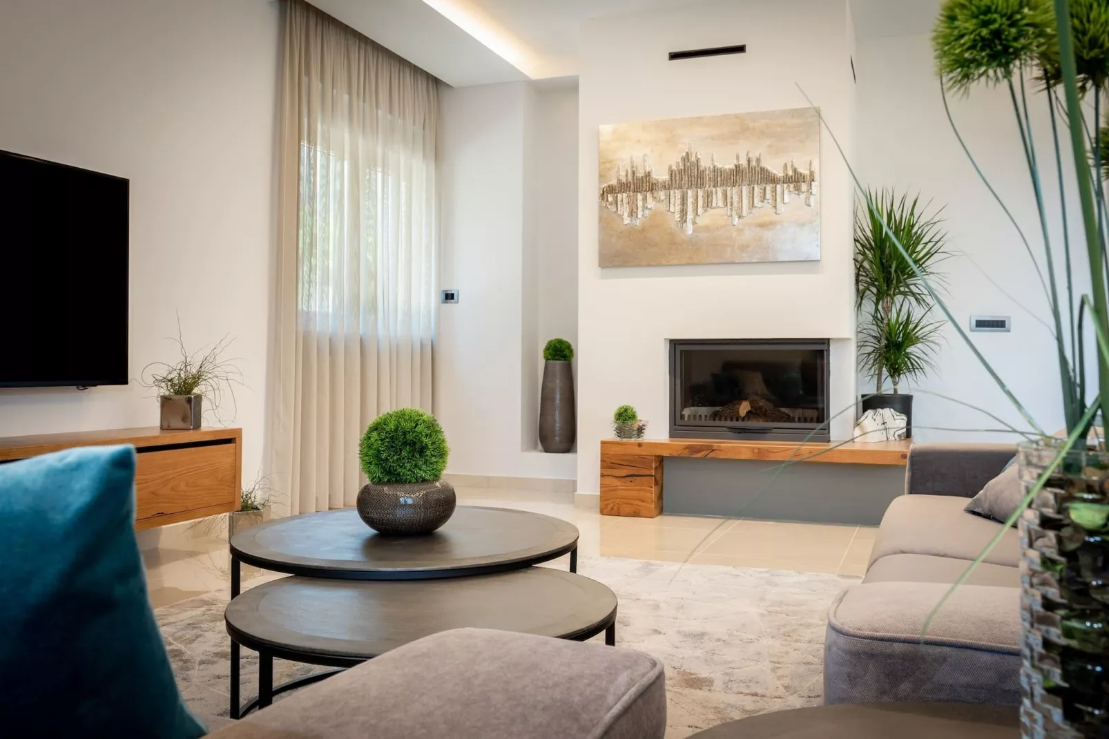 Luxurious Villa Laurea-Living room