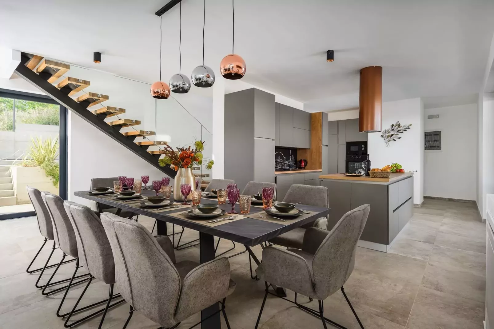 Villa de la Vie with Heated Swimming Pool-Dining room