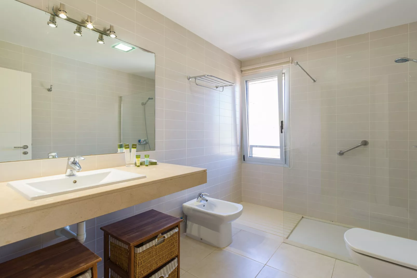 VISTA GOLF 30-Bathroom