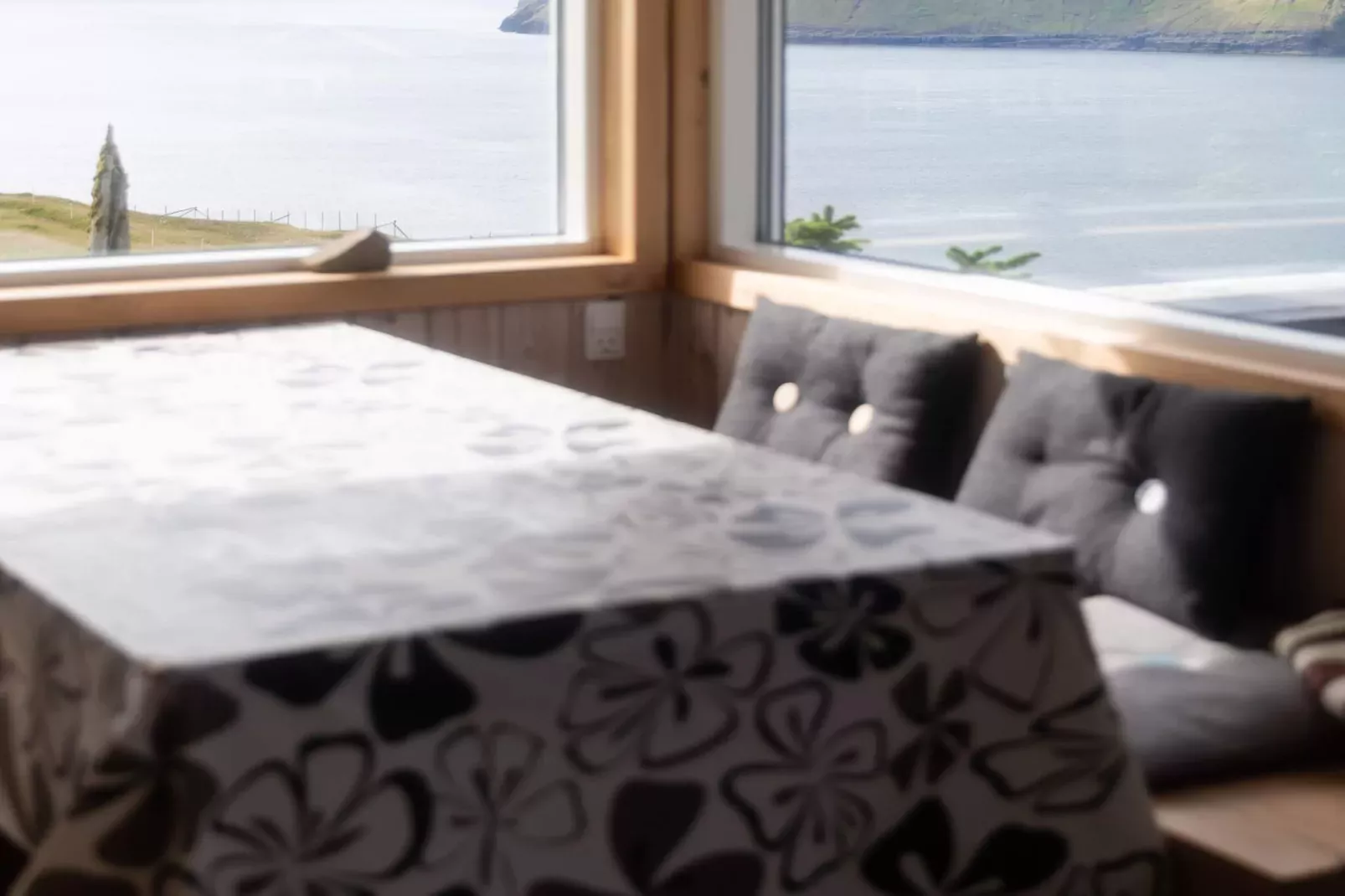 Tranquil Haven near Torshavn - By Traum Ferienwohnungen-Indoor
