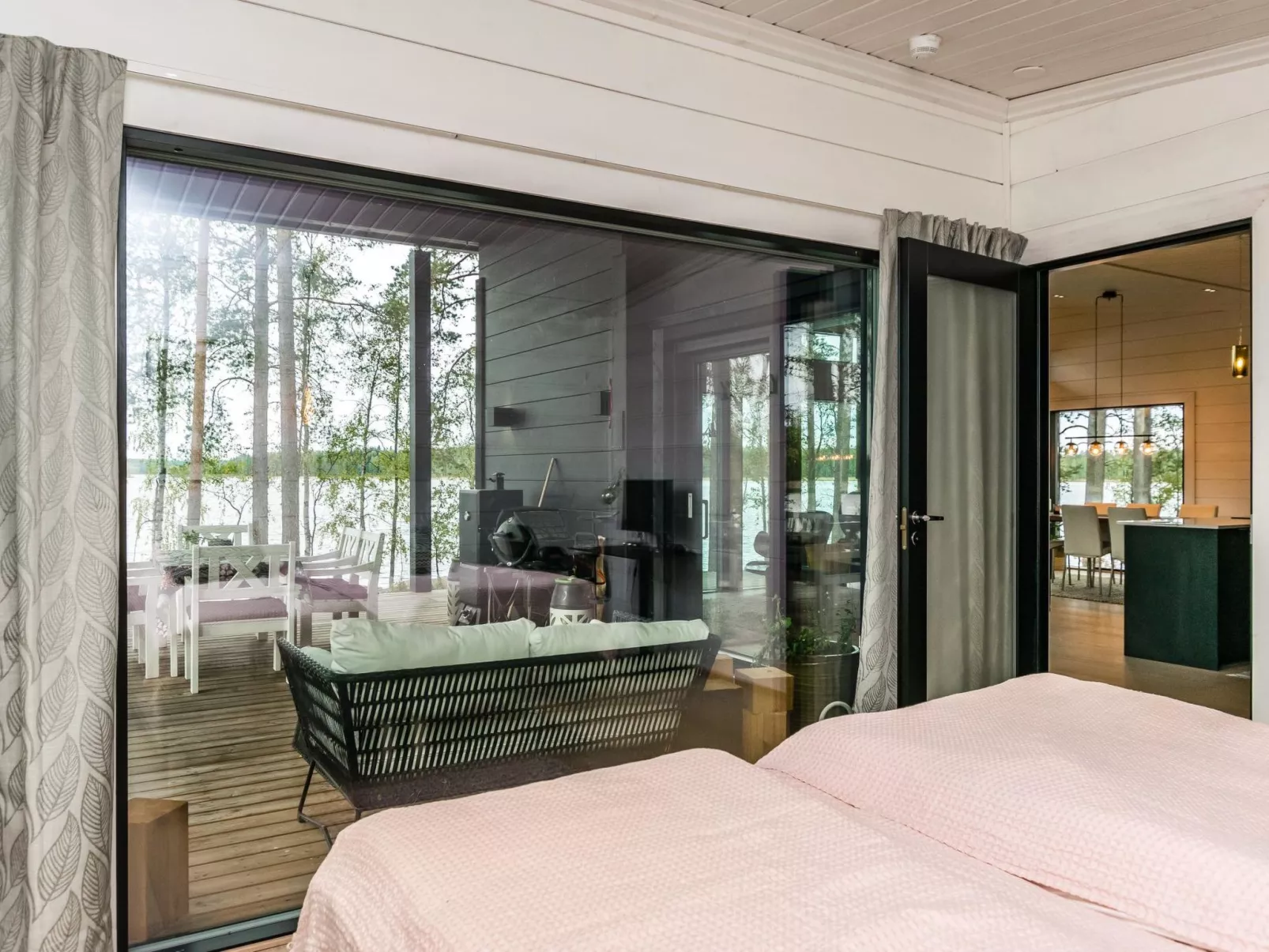 Villa saimaan joutsenlahti-Drinnen