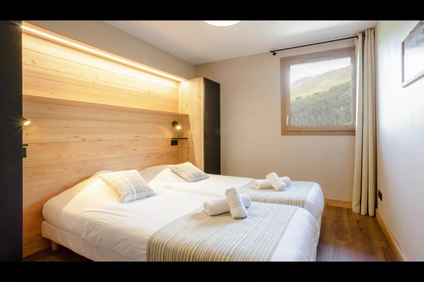 TIGNES_8PM-Bedroom