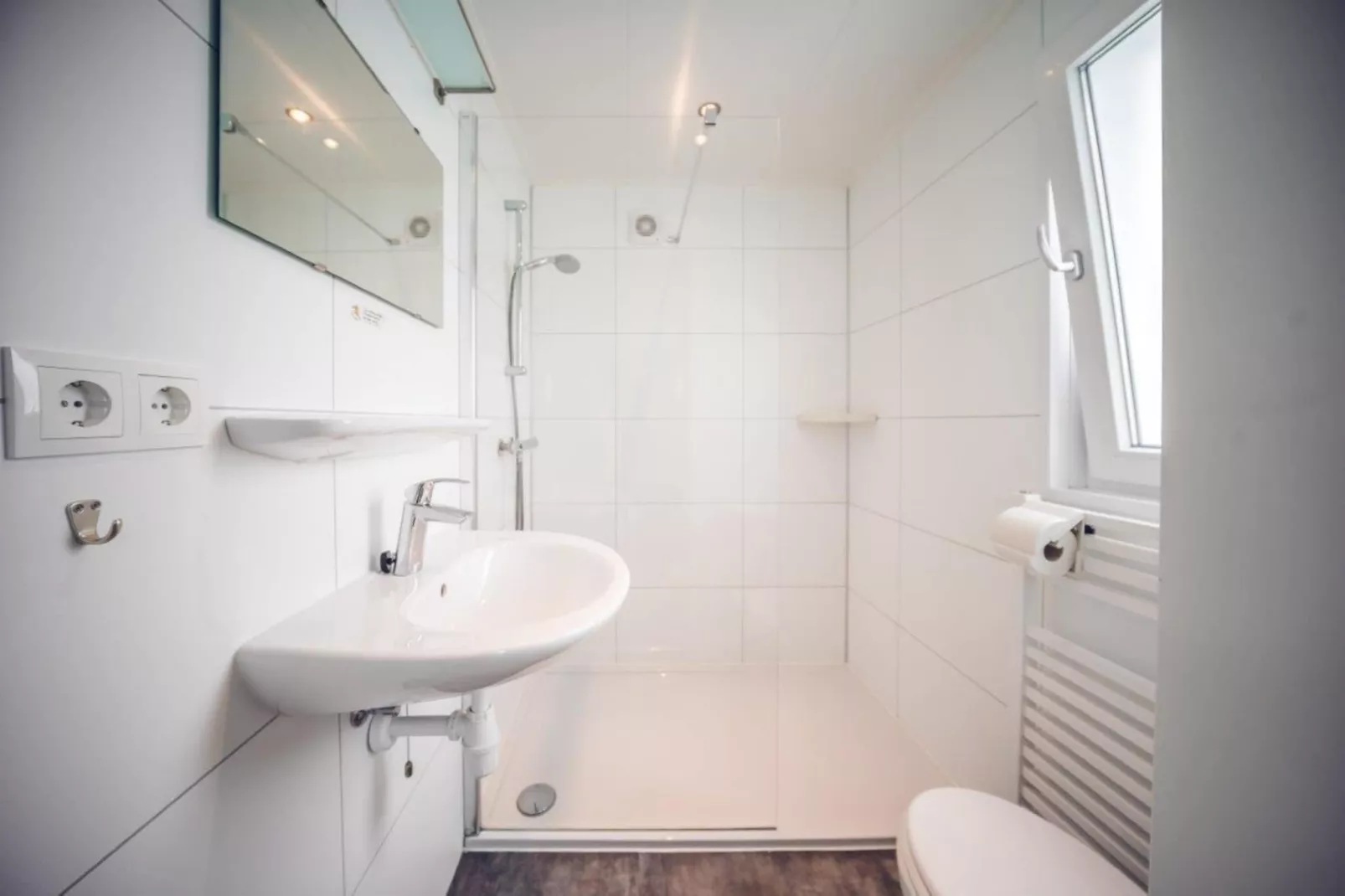 Forest Edge Chalet | 2 - 6 people-Bathroom