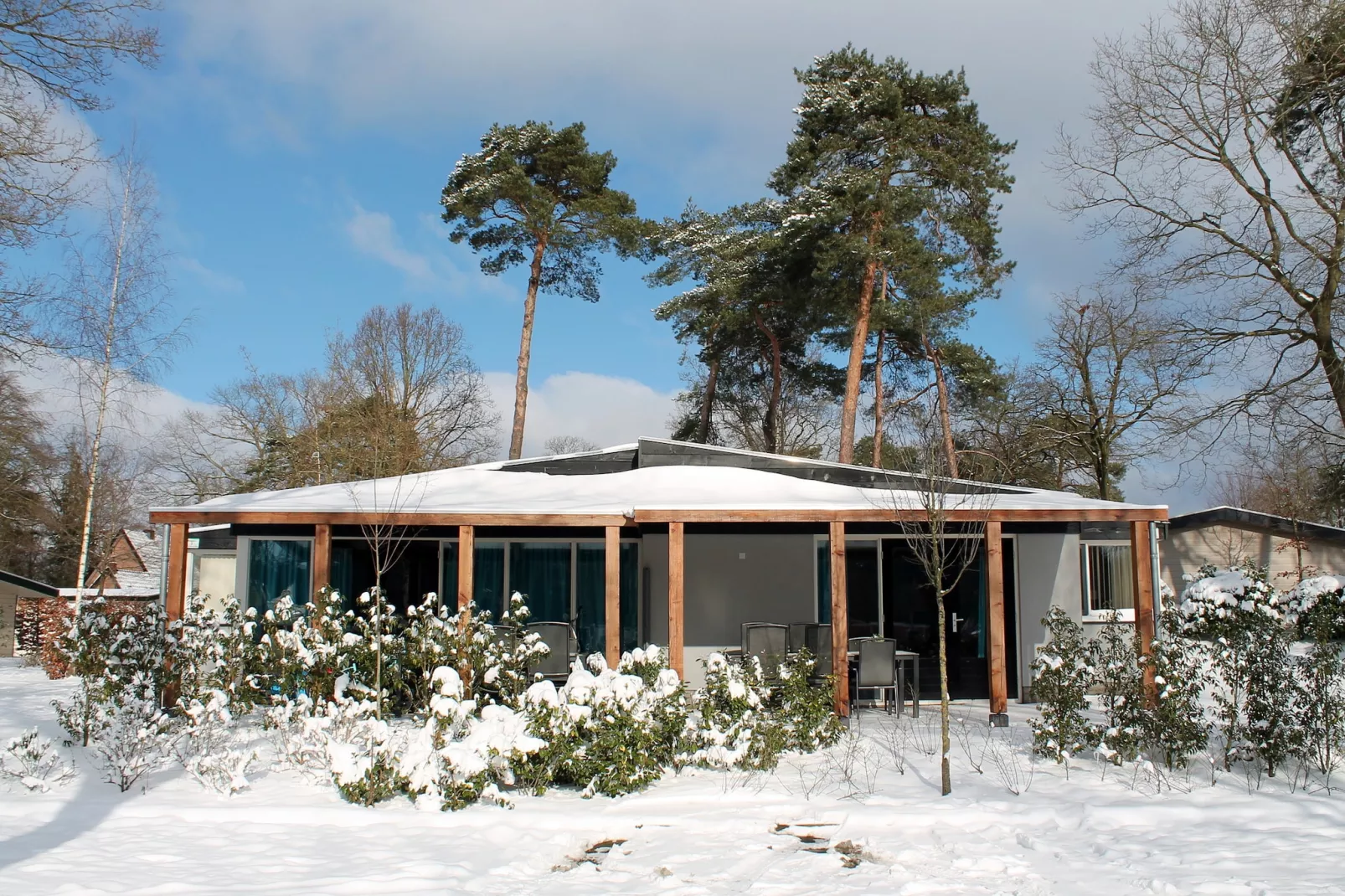 Bungalow | 12 people-Exterior winter