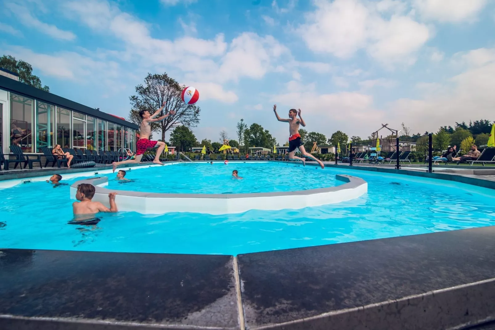 Parkchalet | 2 - 4 pers.-Schwimmbad