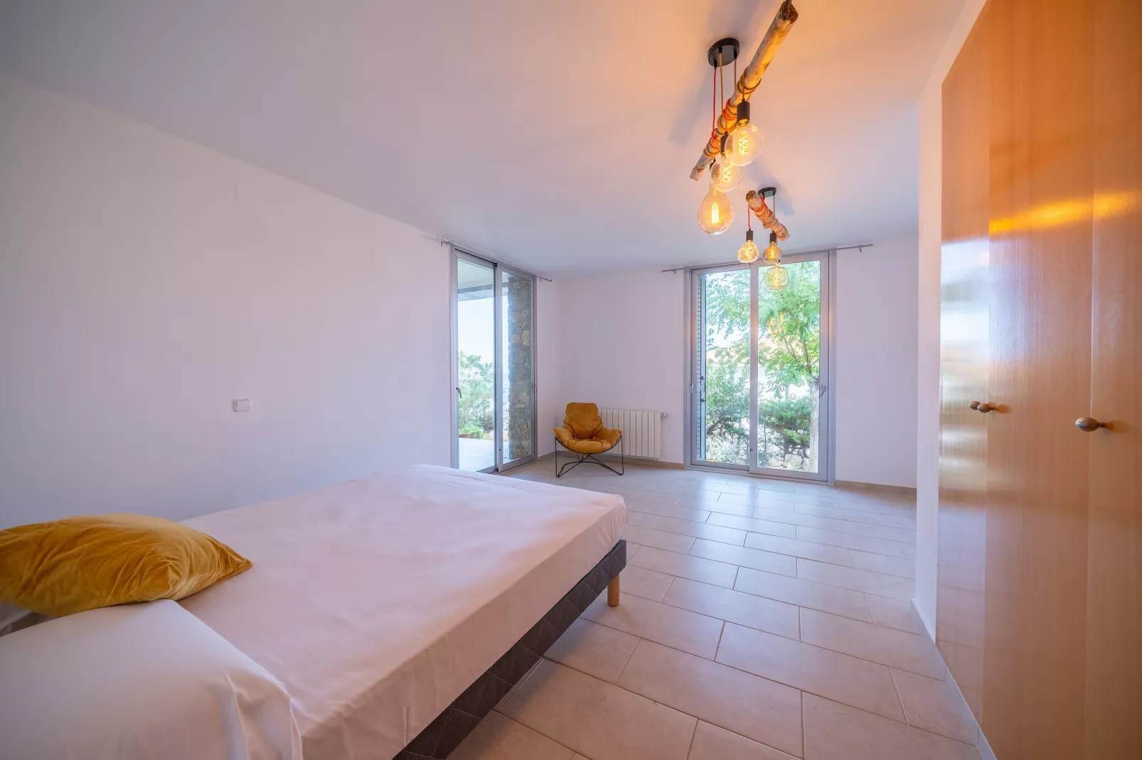 Illa-Bedroom