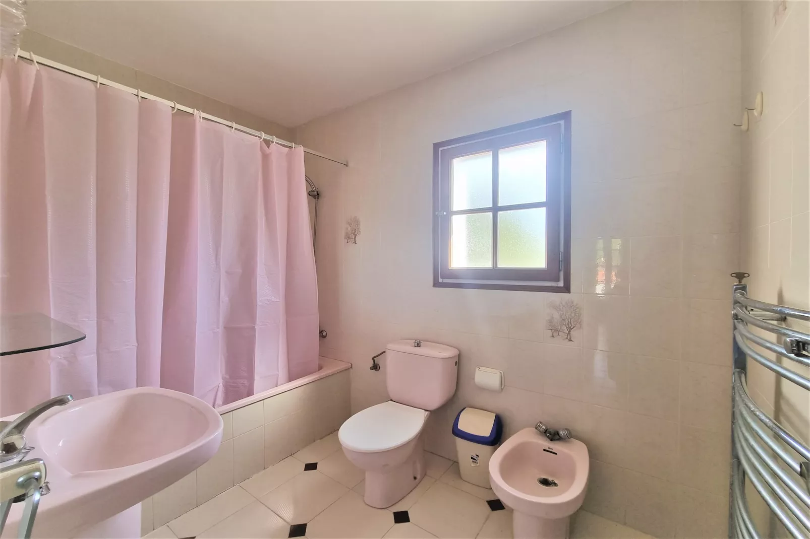 Betty-Bathroom