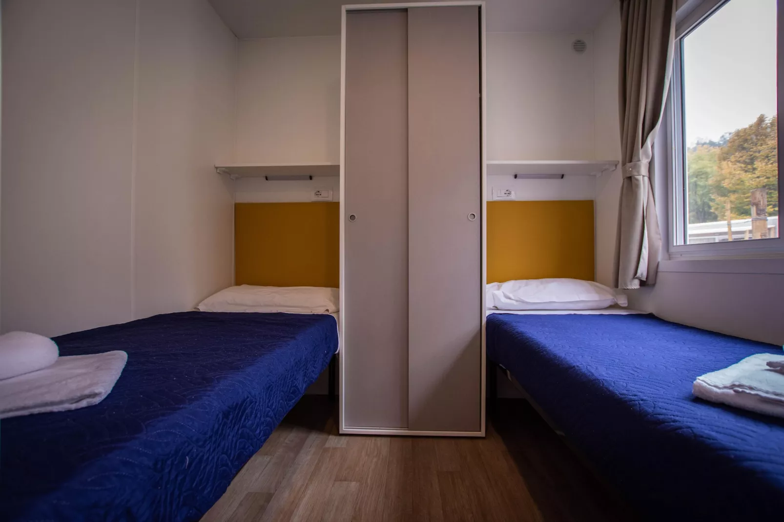 RESIDENCE ALBA VILLAGE / TWO-ROOM APT 4 PEOPLE MEZZANINE B4S-Schlafzimmer