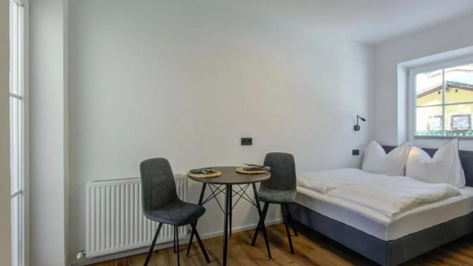 Leni Top 2-Bedroom