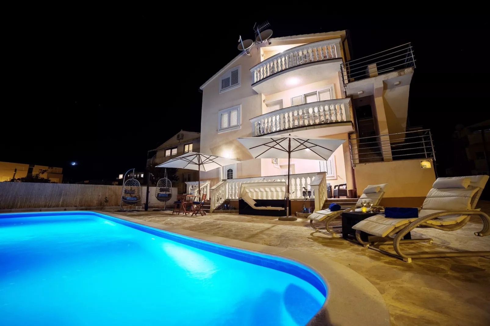 Apartments Nikol - two bedroom apartment A1-Außenbereich