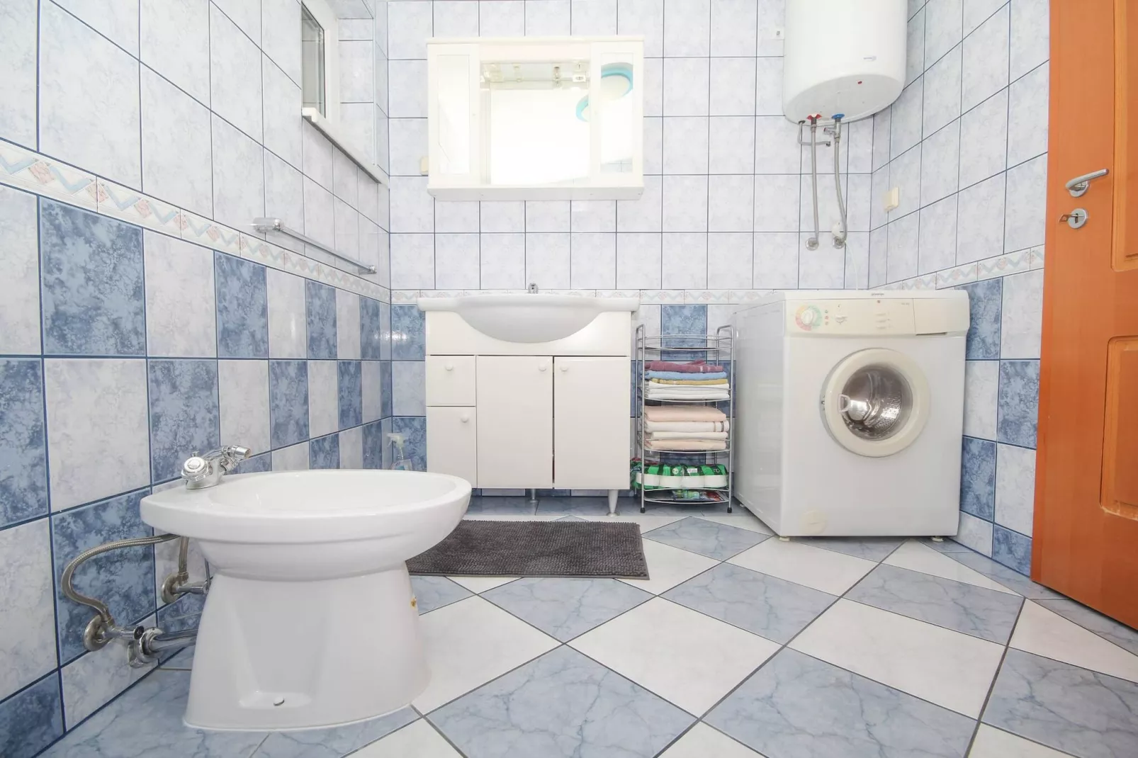 Apartment Mara - two bedroom apartment-Bathroom