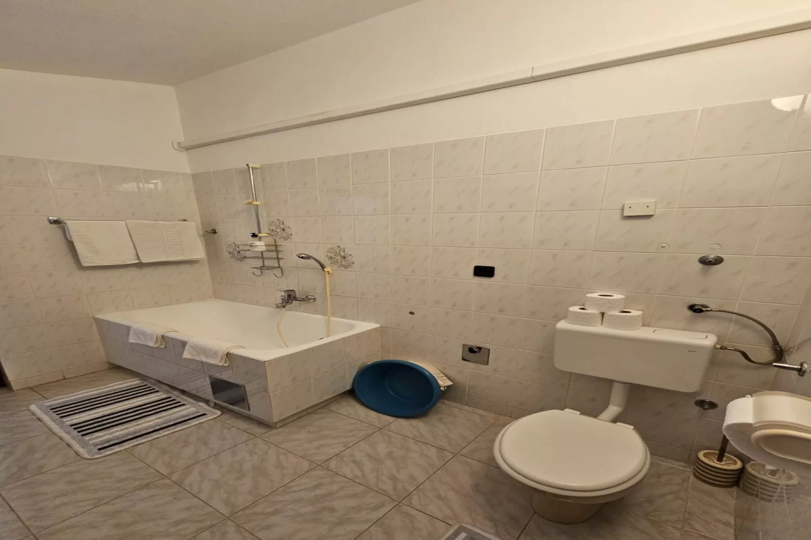 Apartments Nestor - two bedroom apartment A4-Bathroom