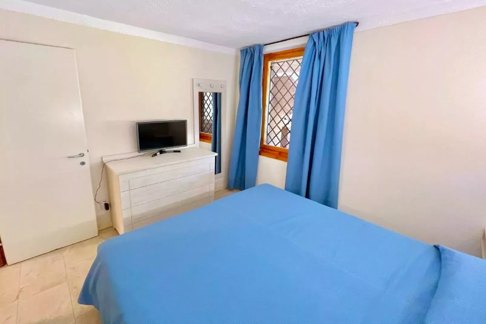 Bilocale 2/13 con AC-Bedroom