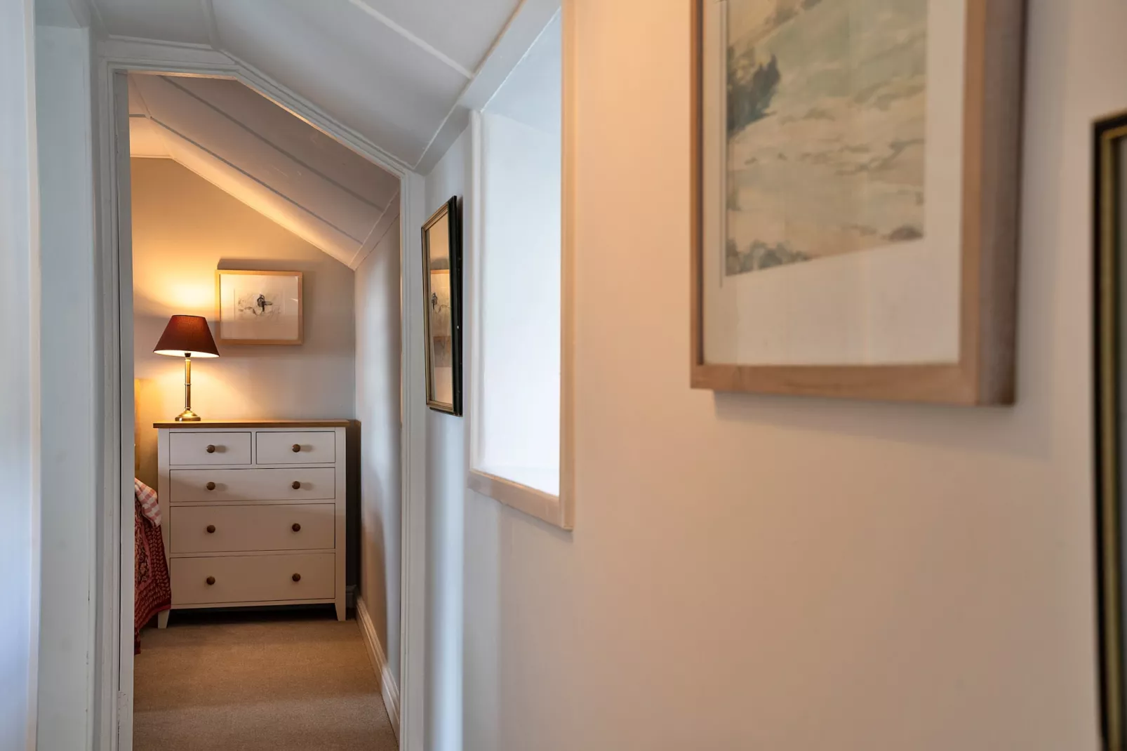 Lesceave Cottage-Landing