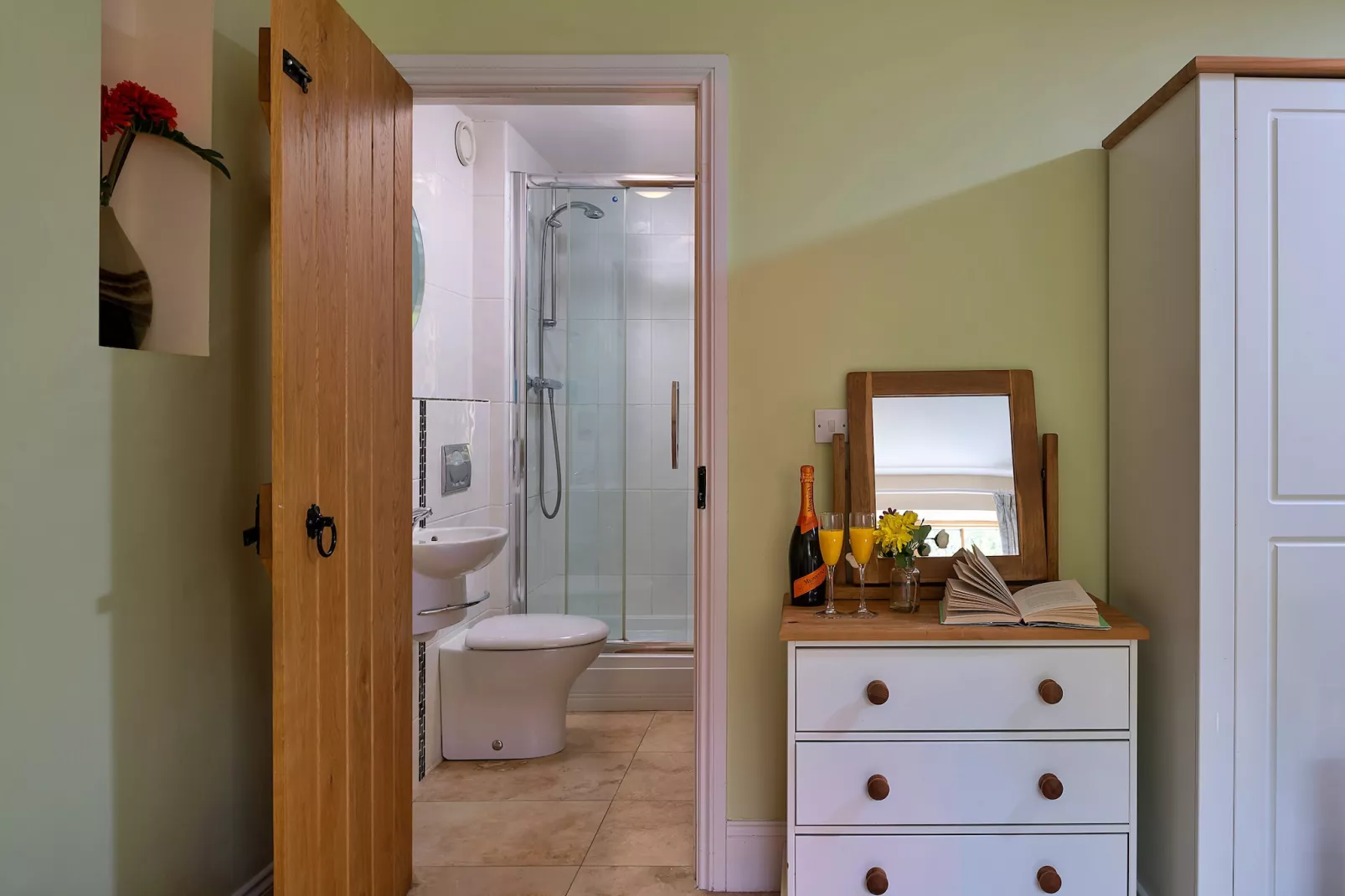 Red Kites Retreat-Bathroom