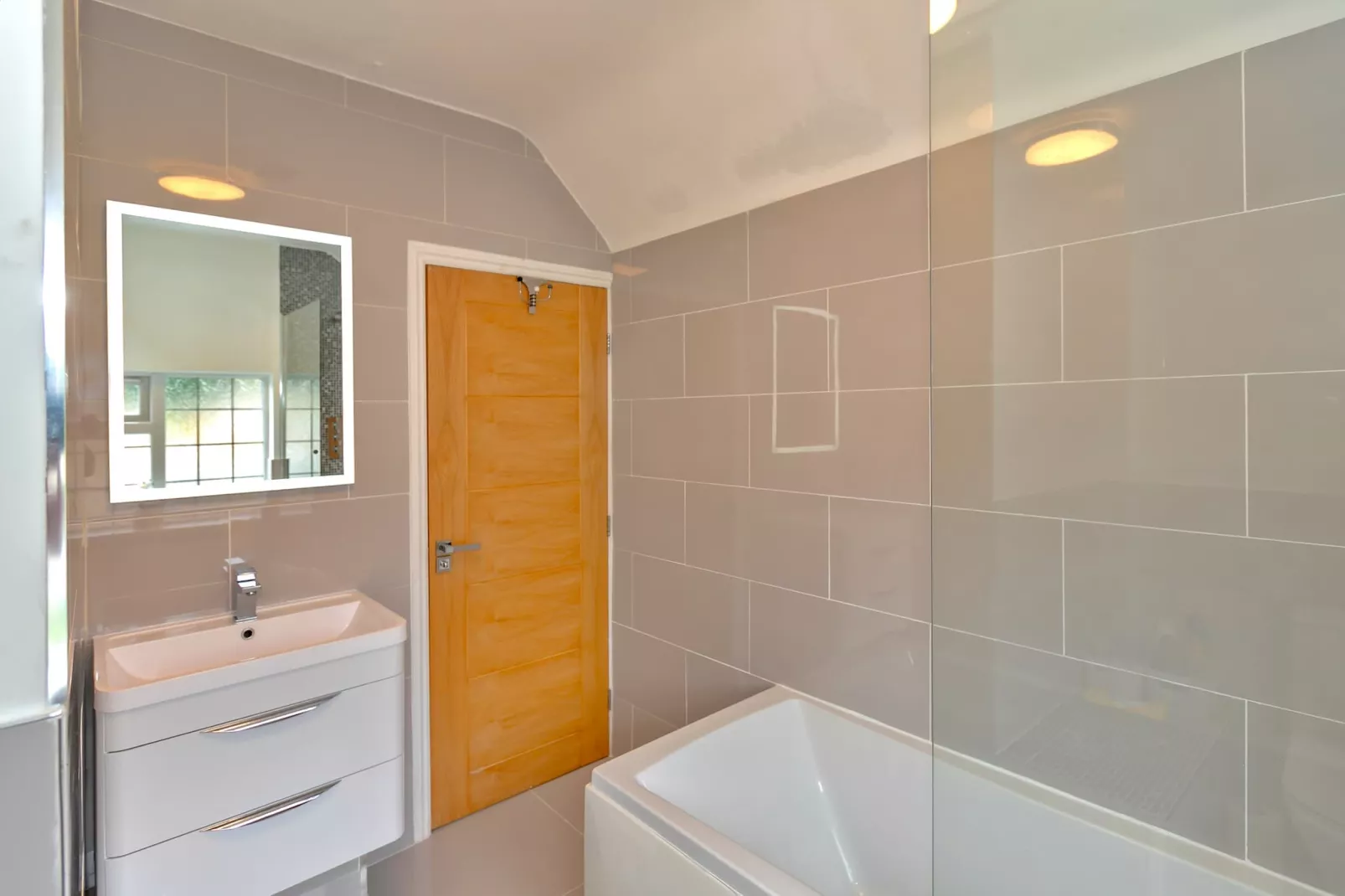 DeBarnes House-Bathroom
