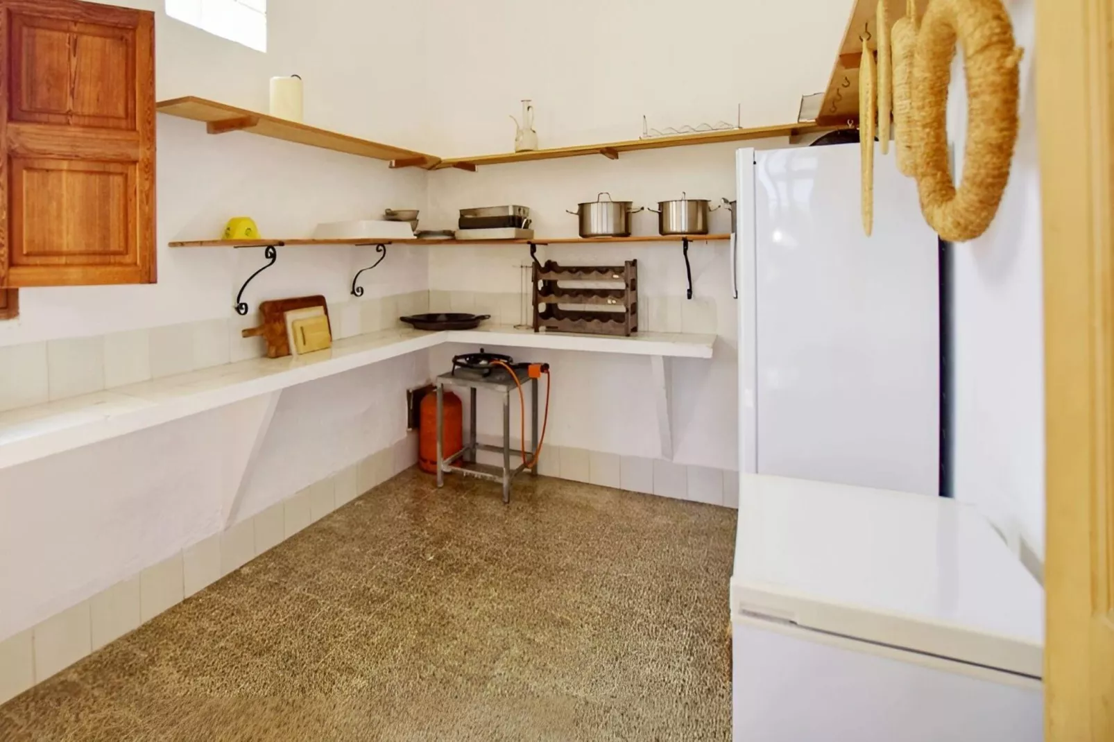 Son Granada-Kitchen