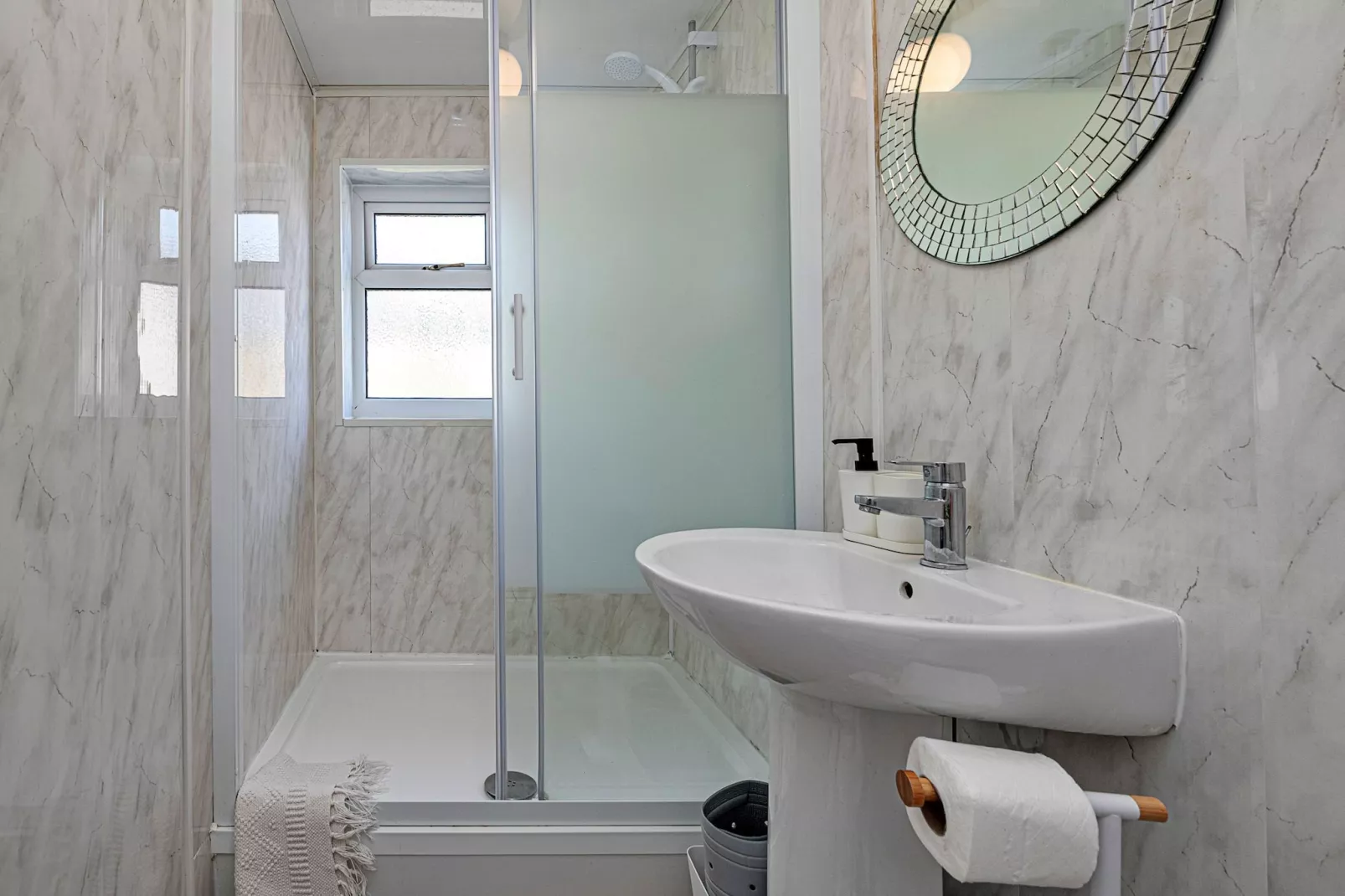 Arosfa Cottage-Bathroom