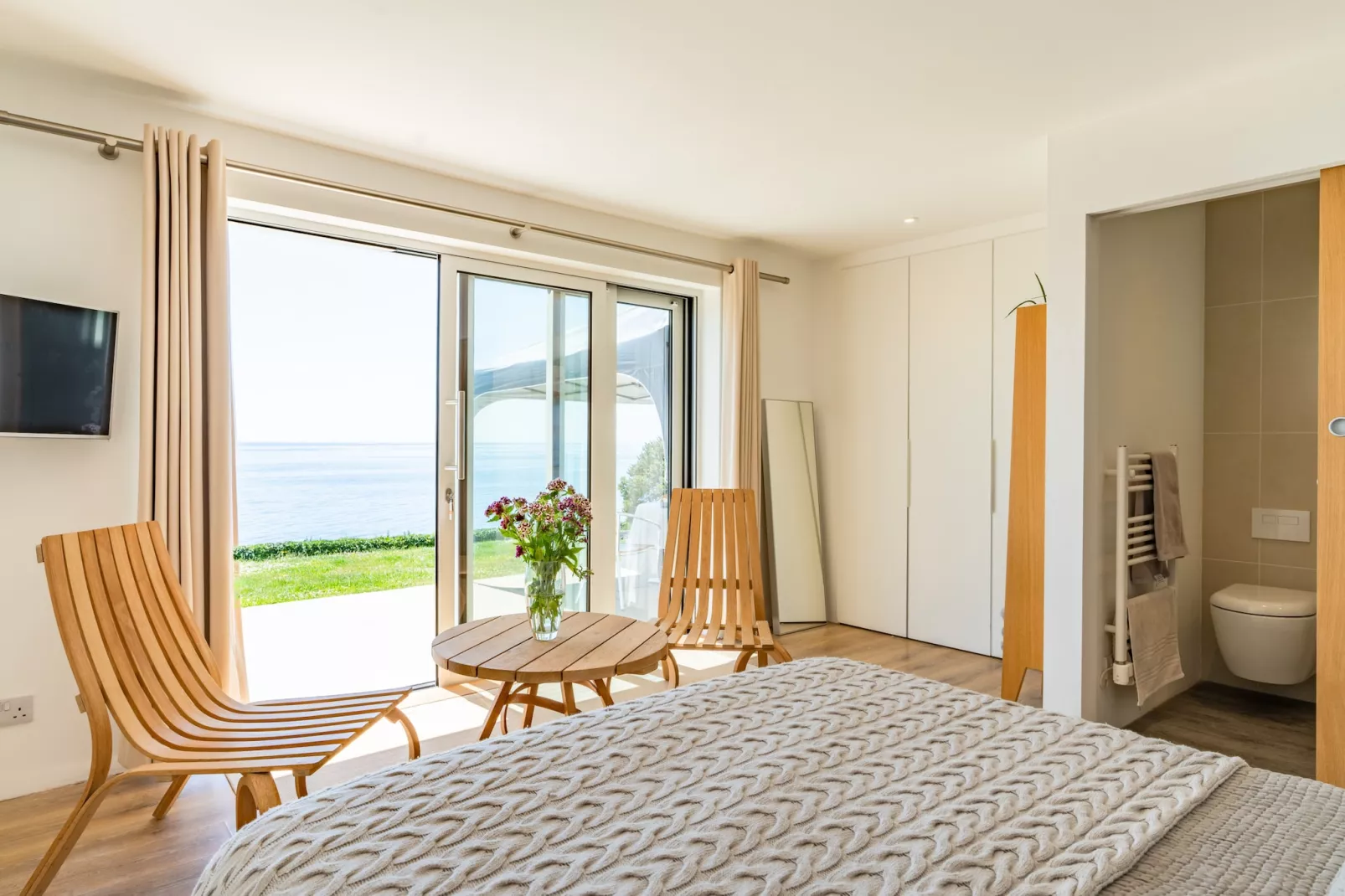 Avalon Sea Views-Chambre