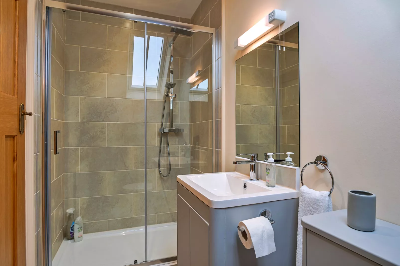 Lower School Cottages-Bathroom