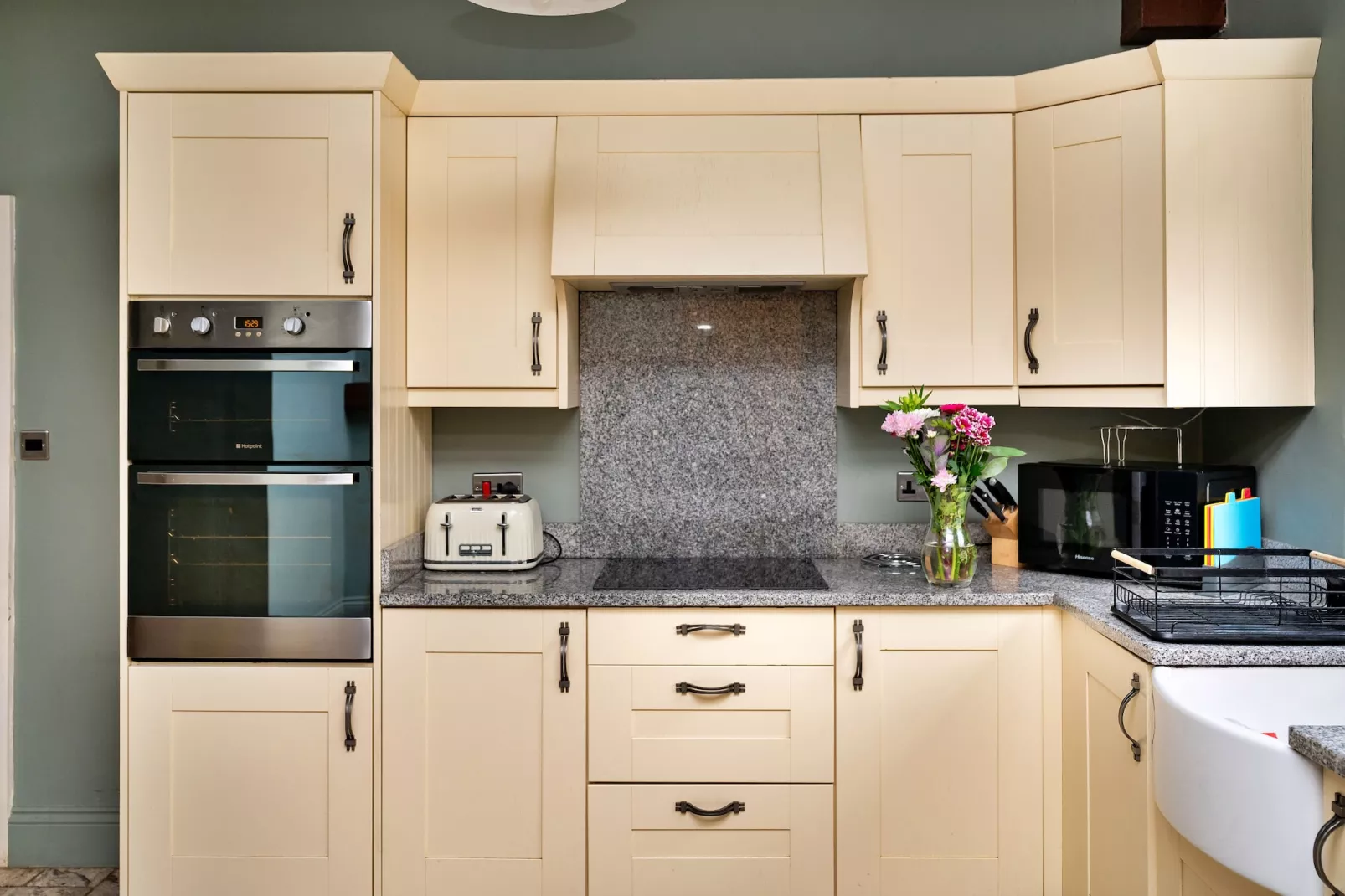 Low Green Cottage-Kitchen