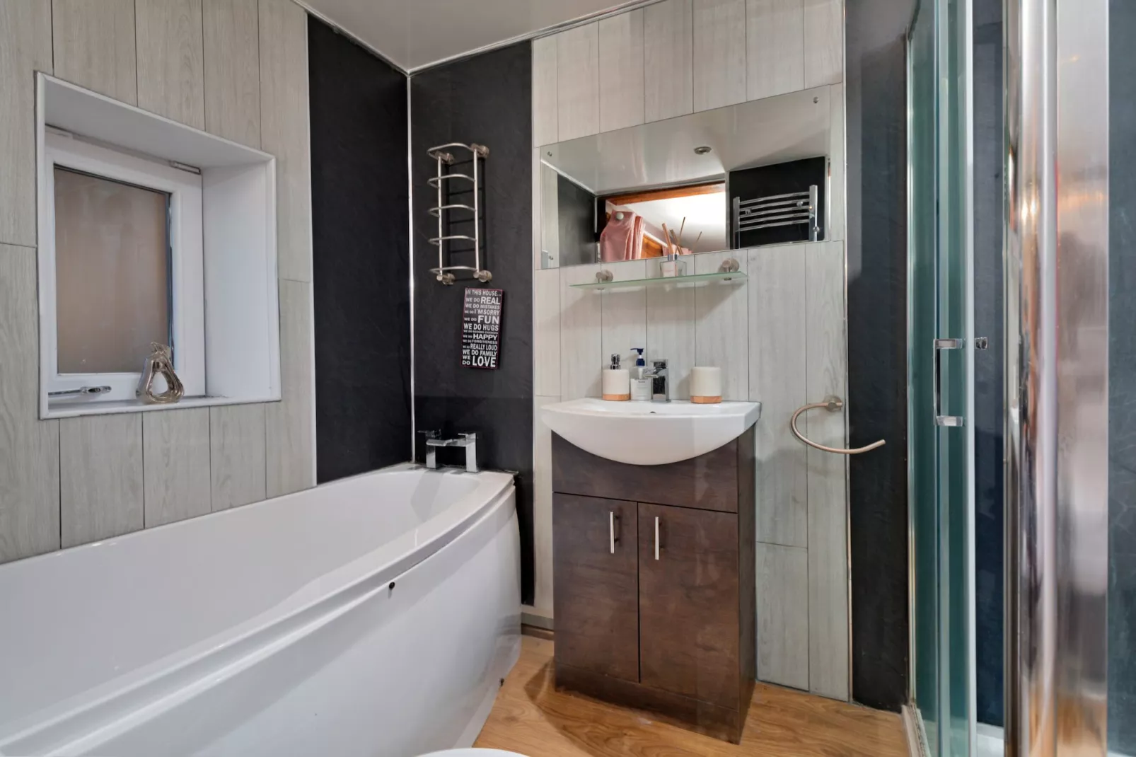 Abbeyview-Bathroom