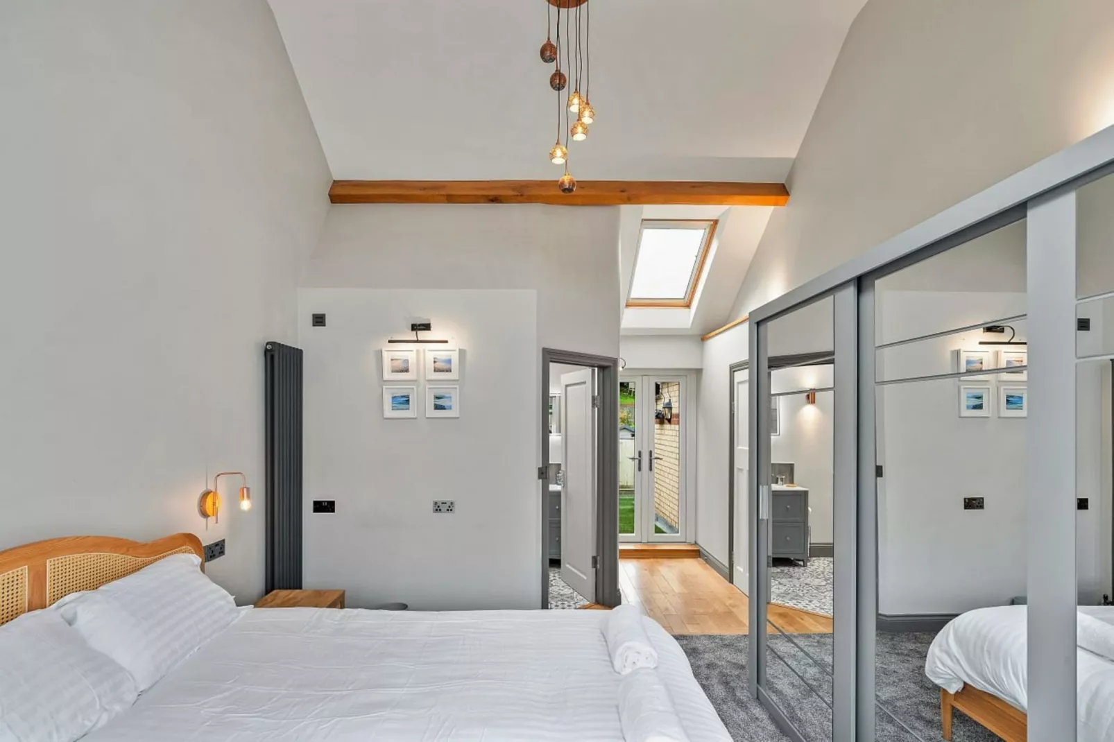 The Lamb Park Lookout-Bedroom