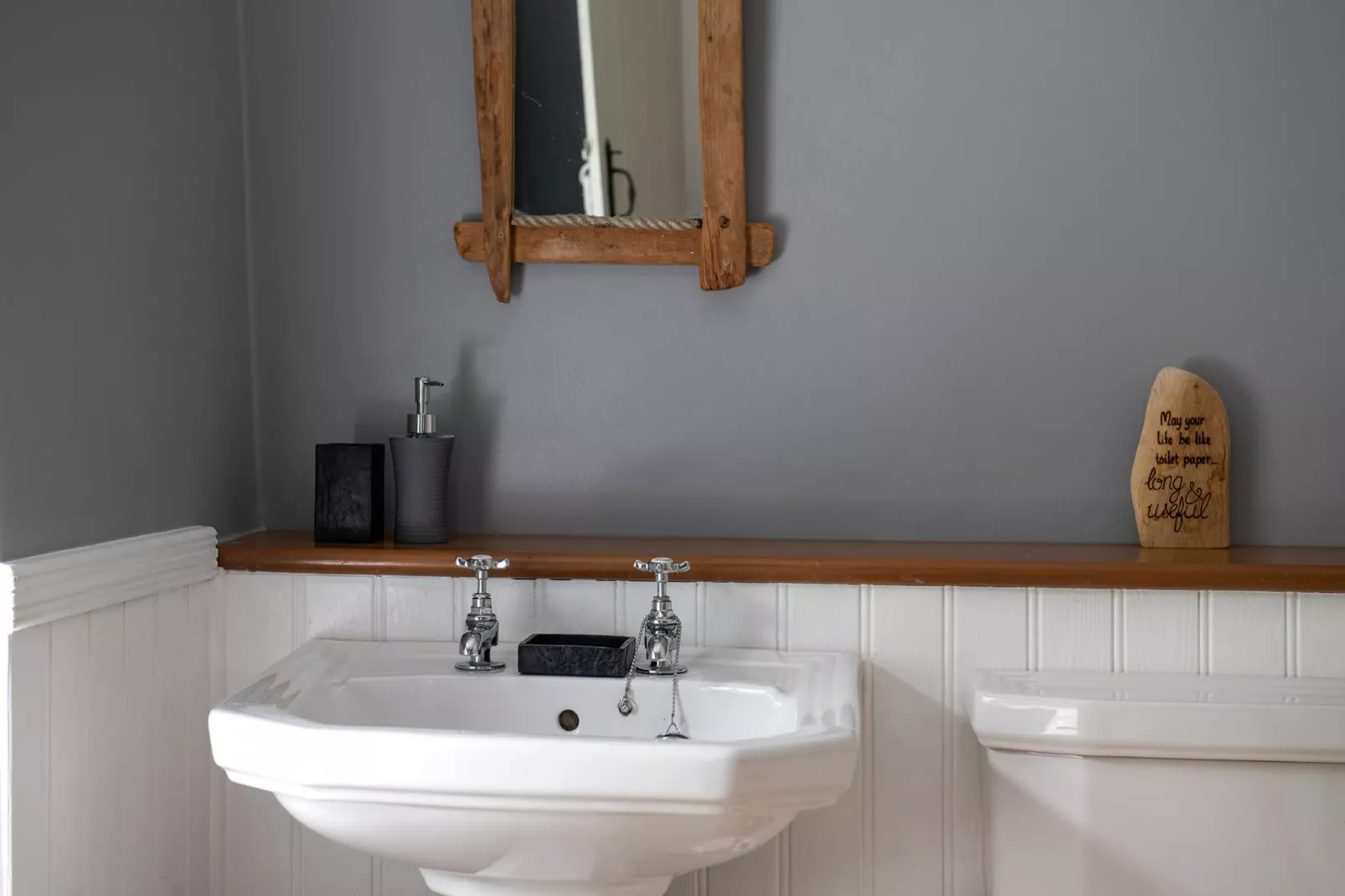 Bron Elan-Bathroom