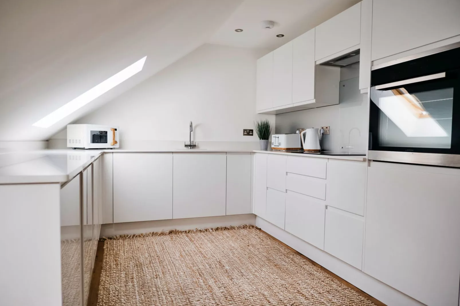 Tolcarne Stay - Luxury Newquay Apartment-Kitchen