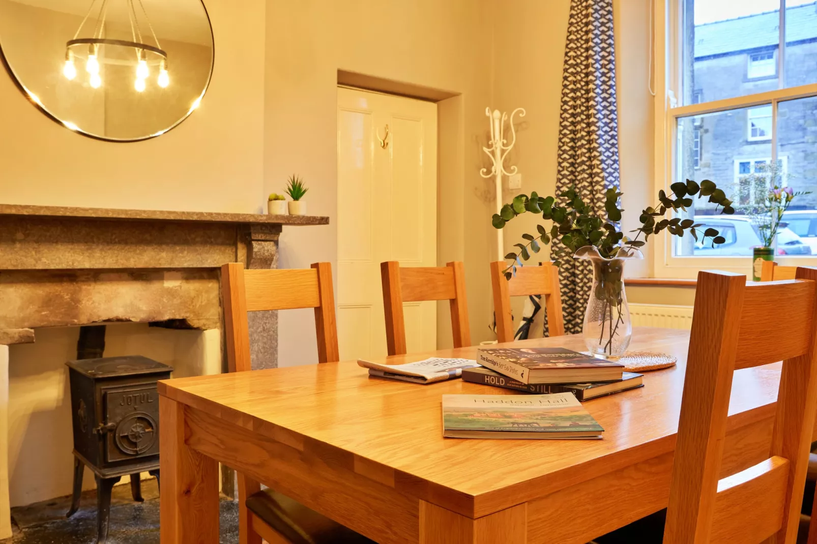 The Cottage at Tideswell-Dining room