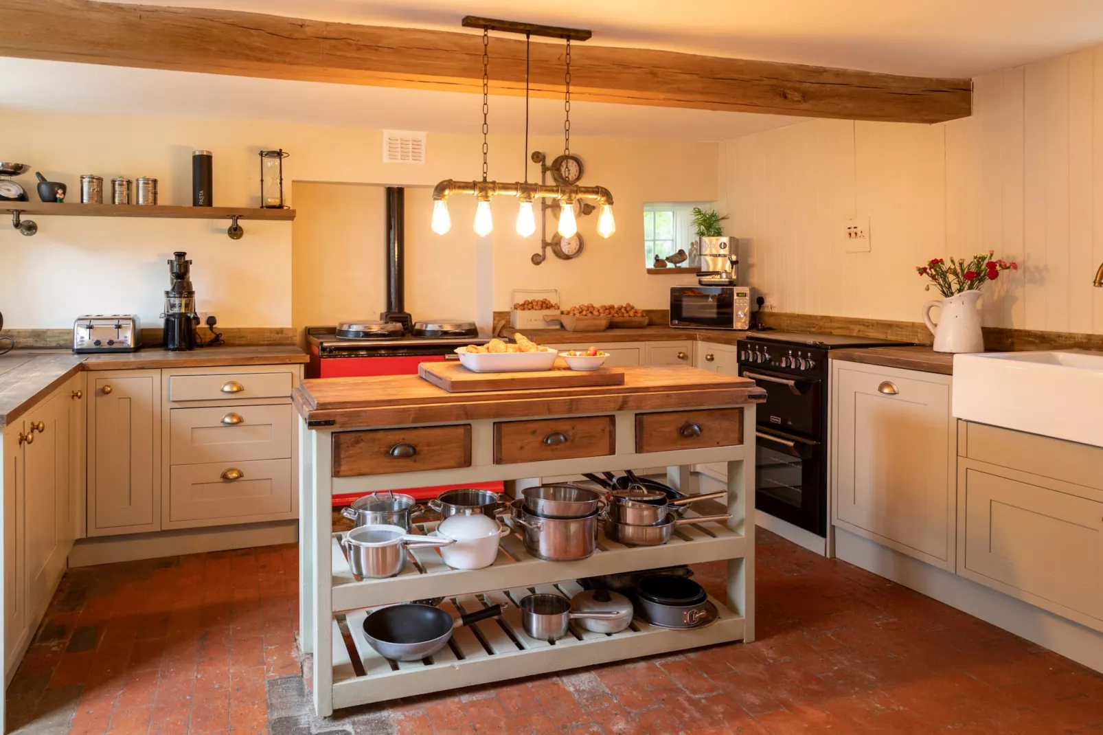 Islip Mill House - Beautiful Riverside Home-Kitchen