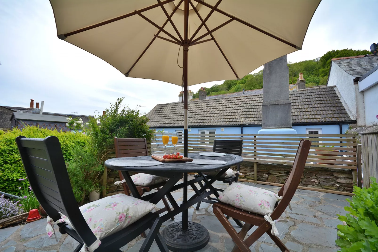 Wedgewood Cottage, Cawsand-Terrace balcony