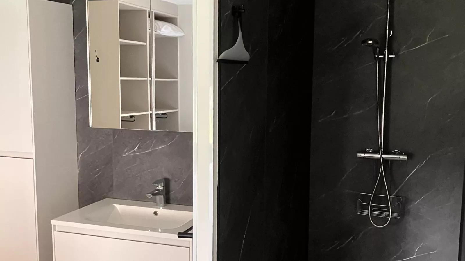 Lac Bleu nr 17-Bathroom